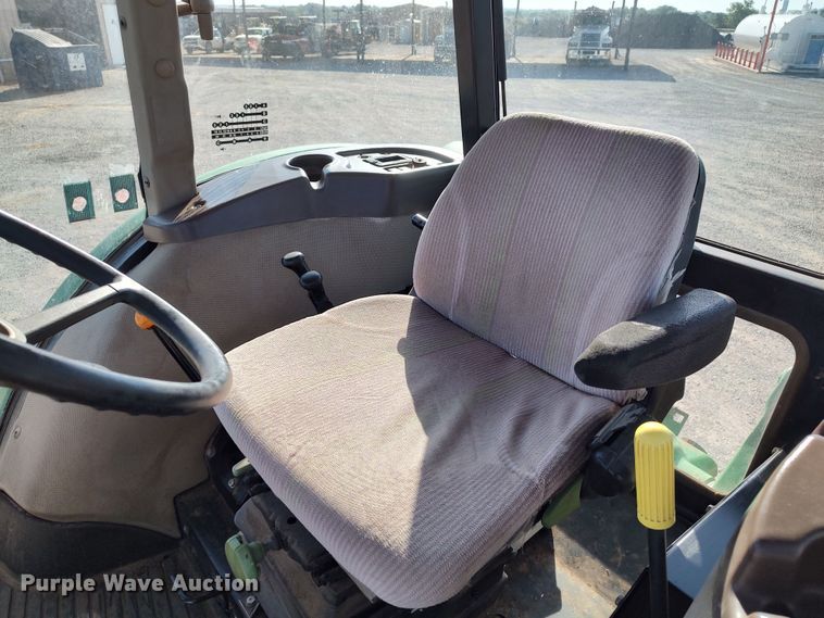 image for item LU9175 2006 John Deere 6403  tractor