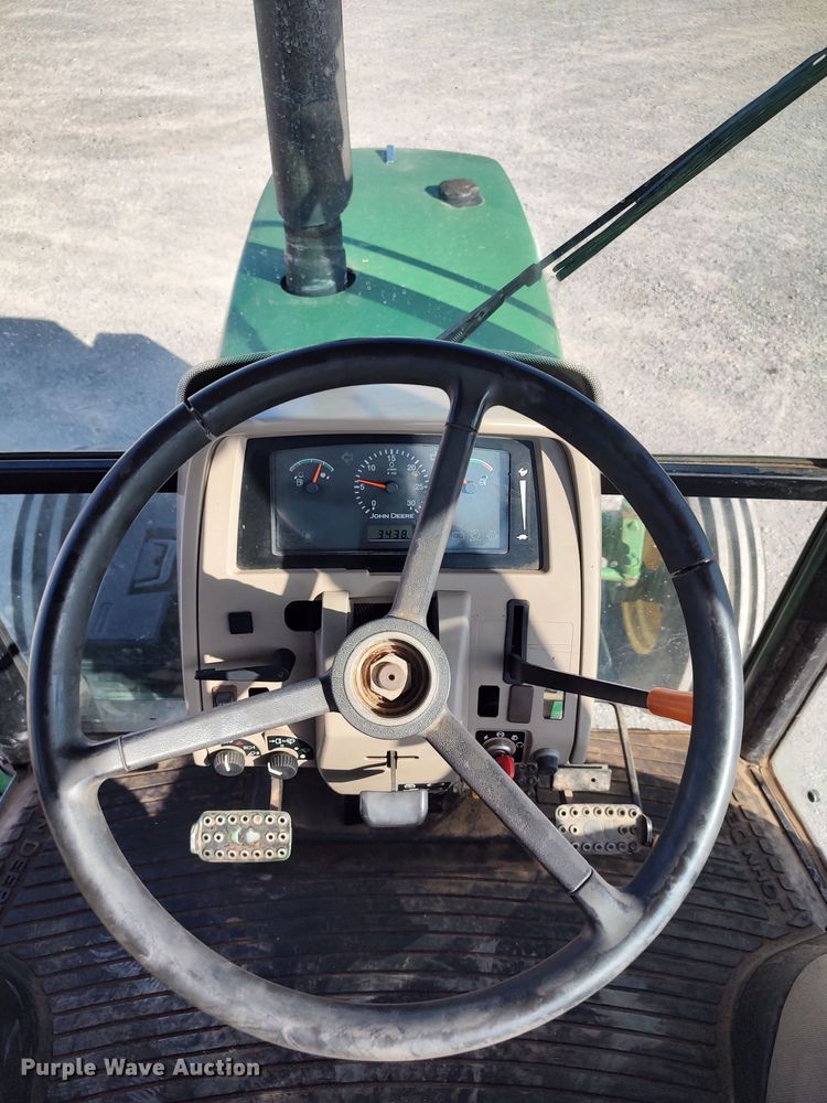 image for item LU9175 2006 John Deere 6403  tractor