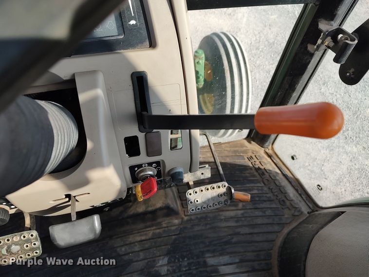 image for item LU9175 2006 John Deere 6403  tractor