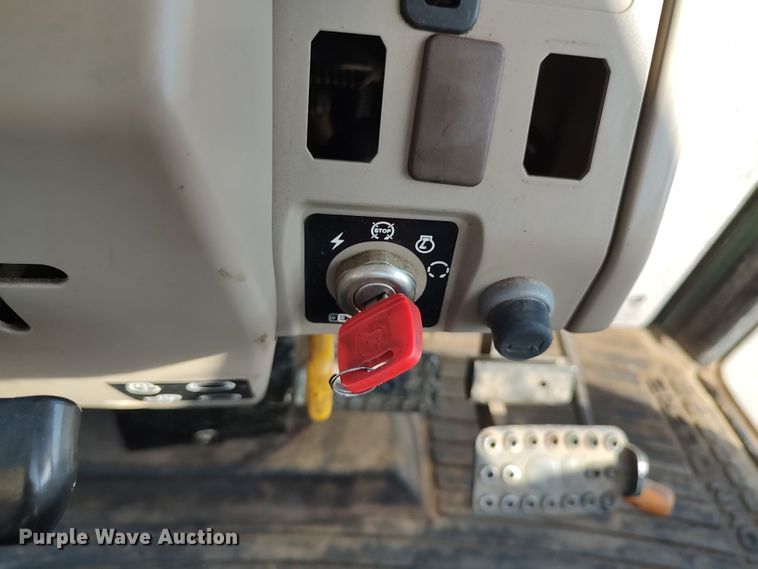 image for item LU9175 2006 John Deere 6403  tractor