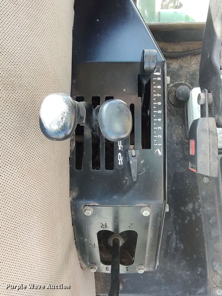 image for item LU9175 2006 John Deere 6403  tractor