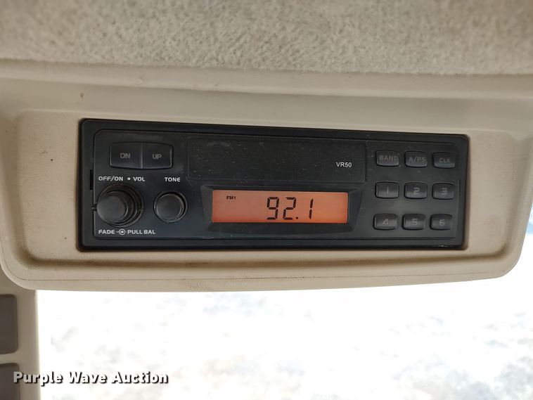 image for item LU9175 2006 John Deere 6403  tractor