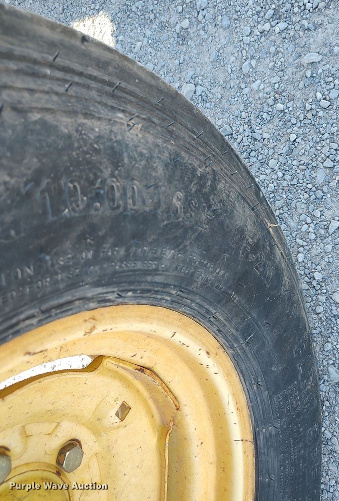 image for item LU9175 2006 John Deere 6403  tractor