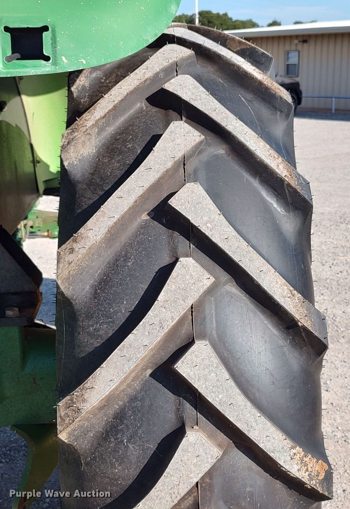 image for item LU9175 2006 John Deere 6403  tractor