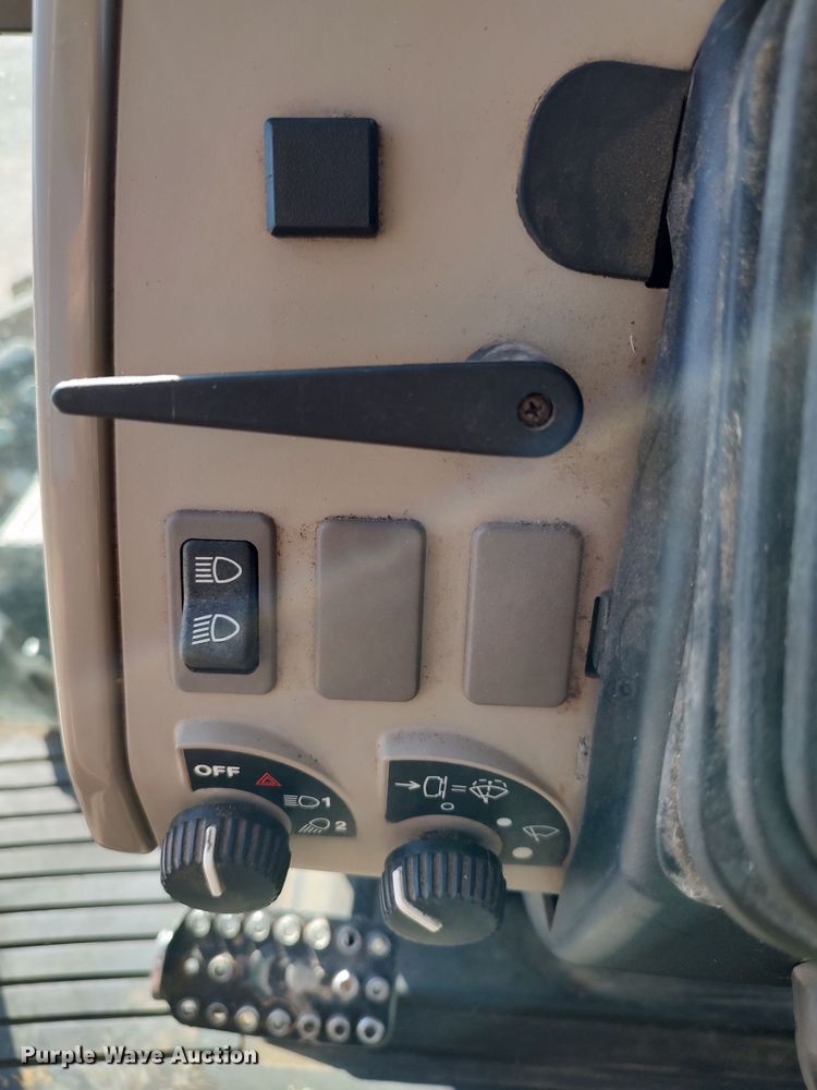 image for item LU9176 2012 John Deere 6100D  MFWD tractor