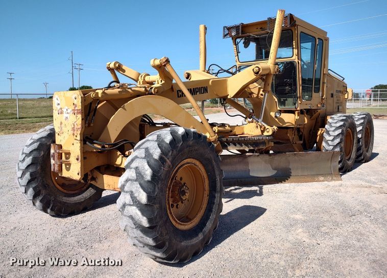 image for item LU9179 1993 Champion 720A  motor grader