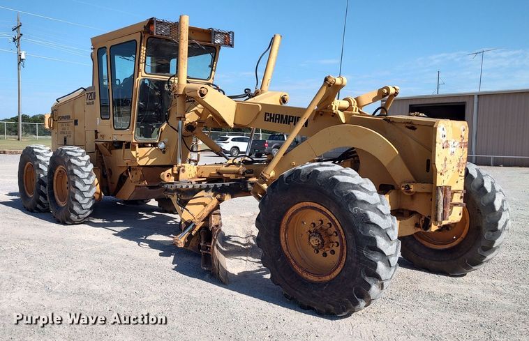 image for item LU9179 1993 Champion 720A  motor grader