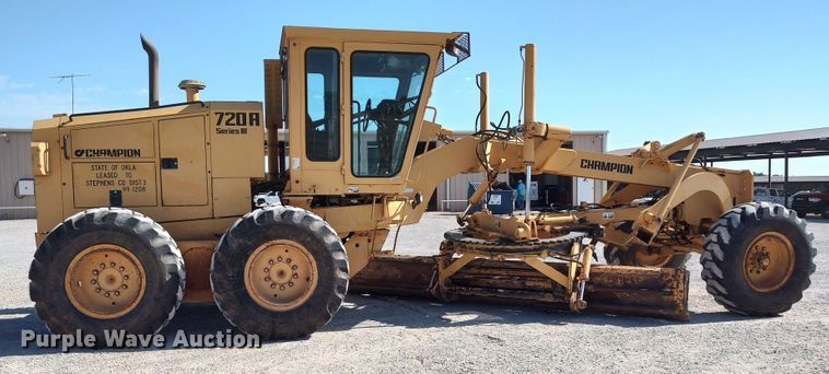 image for item LU9179 1993 Champion 720A  motor grader
