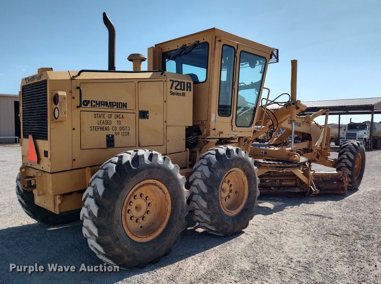 image for item LU9179 1993 Champion 720A  motor grader