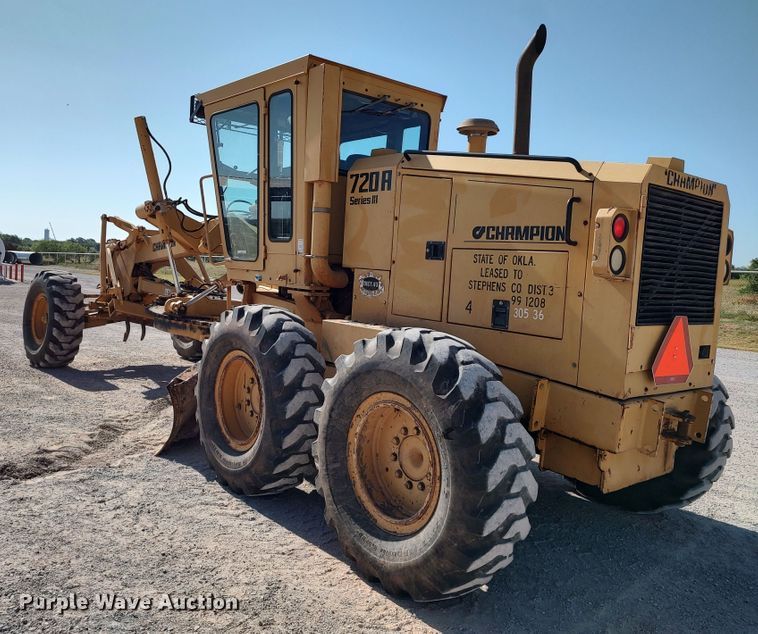 image for item LU9179 1993 Champion 720A  motor grader