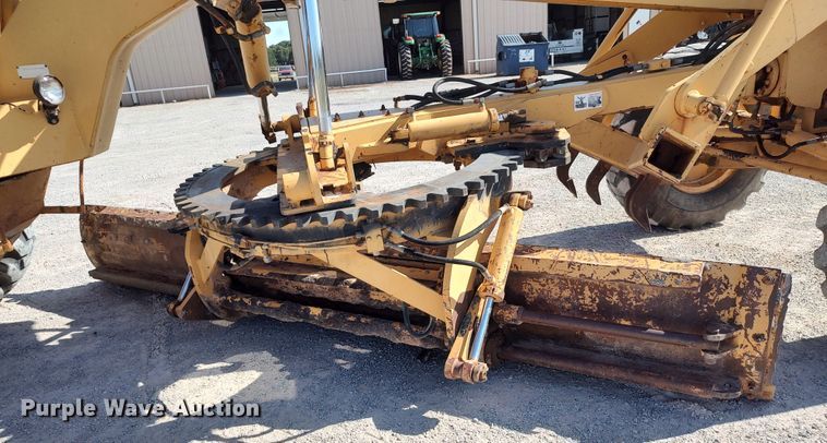 image for item LU9179 1993 Champion 720A  motor grader