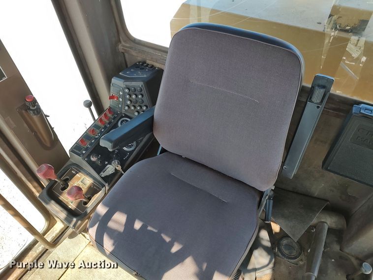 image for item LU9179 1993 Champion 720A  motor grader