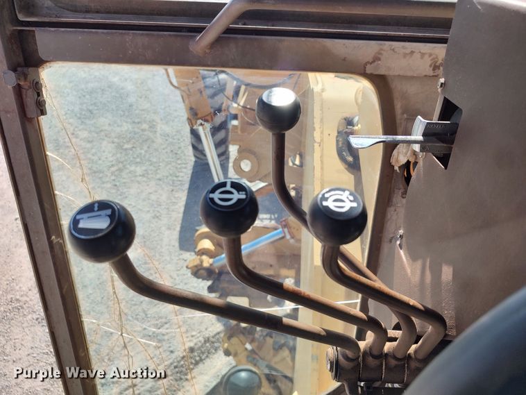 image for item LU9179 1993 Champion 720A  motor grader