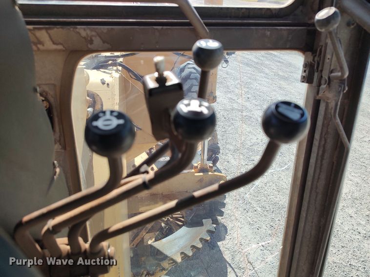 image for item LU9179 1993 Champion 720A  motor grader