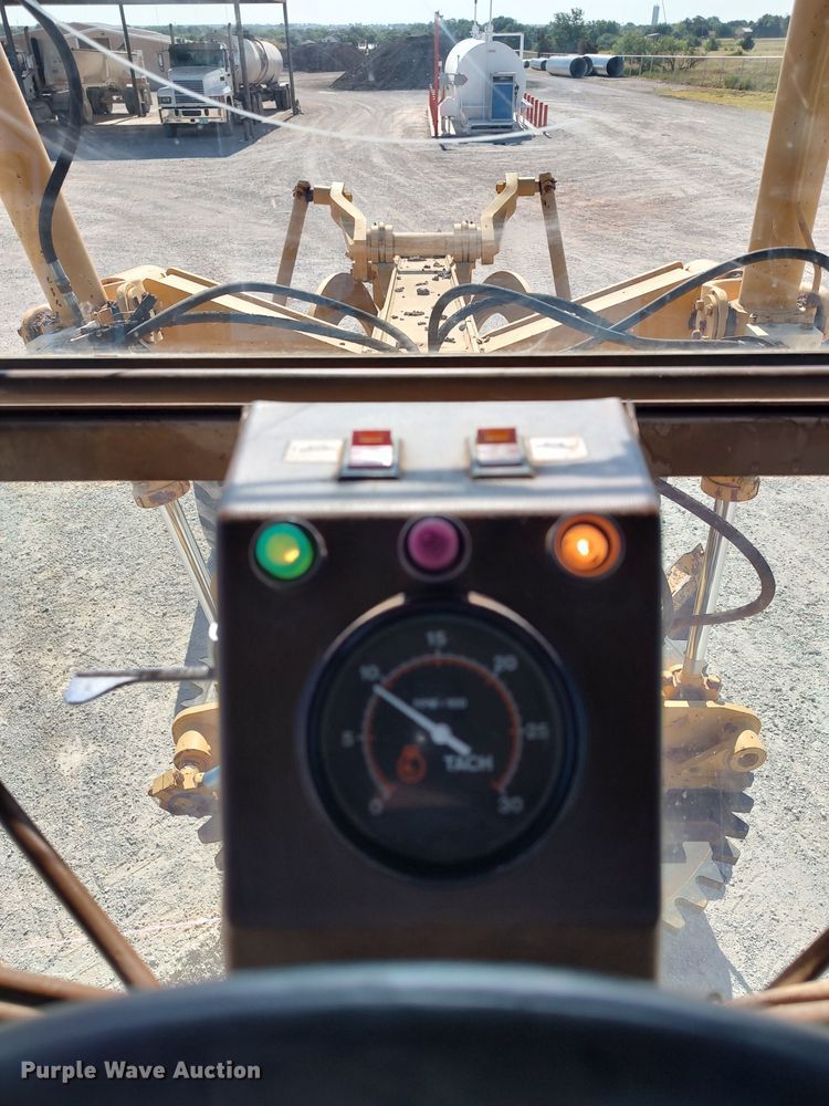 image for item LU9179 1993 Champion 720A  motor grader