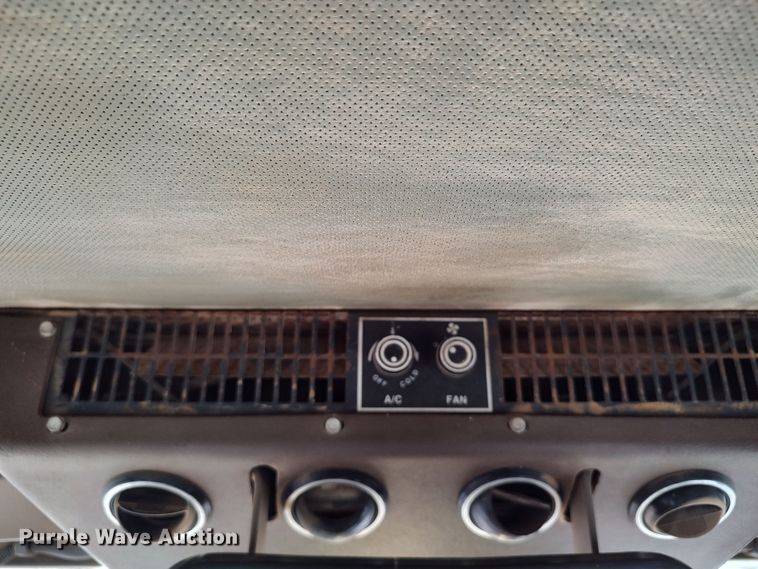 image for item LU9179 1993 Champion 720A  motor grader