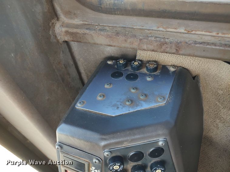 image for item LU9179 1993 Champion 720A  motor grader