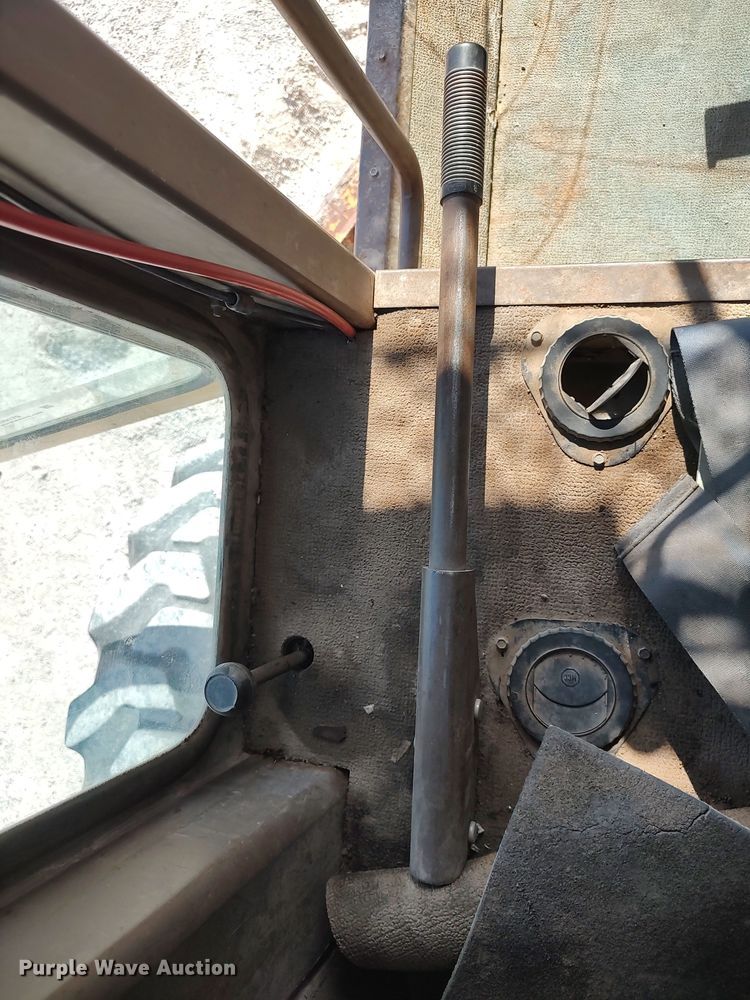 image for item LU9179 1993 Champion 720A  motor grader