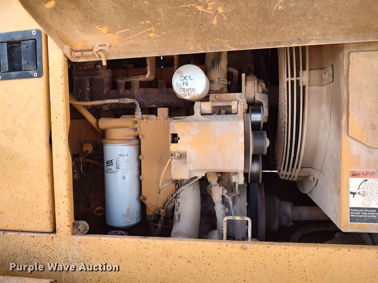 image for item LU9179 1993 Champion 720A  motor grader