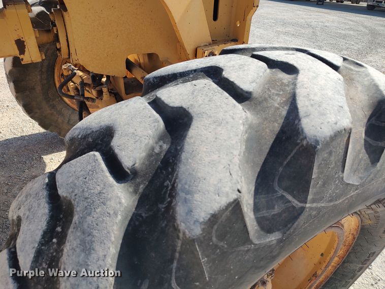 image for item LU9179 1993 Champion 720A  motor grader