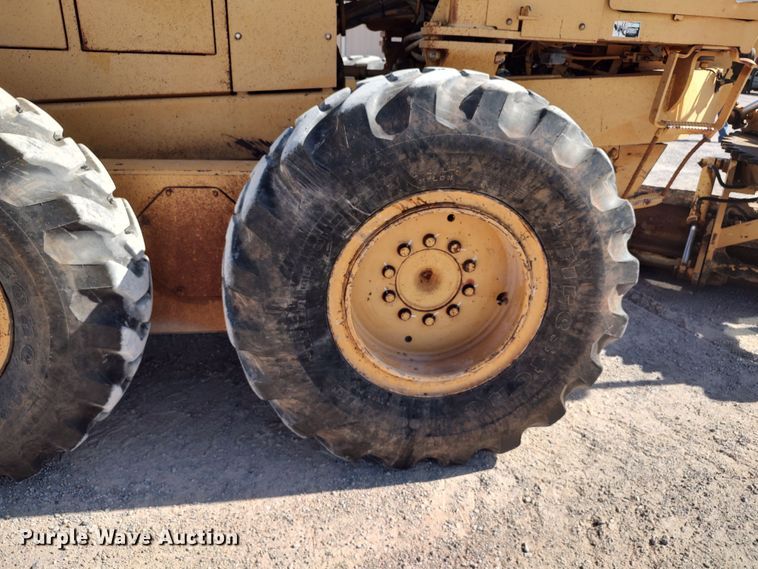 image for item LU9179 1993 Champion 720A  motor grader