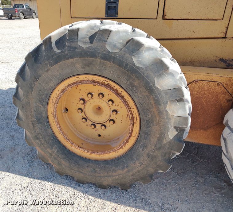 image for item LU9179 1993 Champion 720A  motor grader