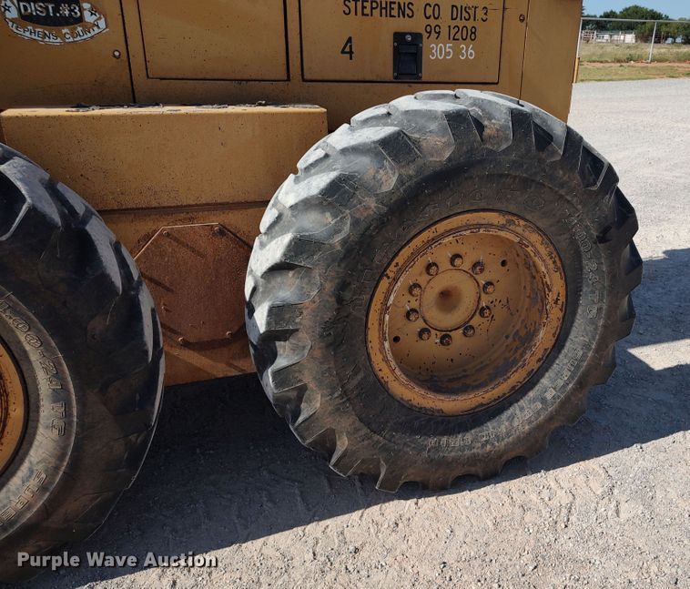 image for item LU9179 1993 Champion 720A  motor grader