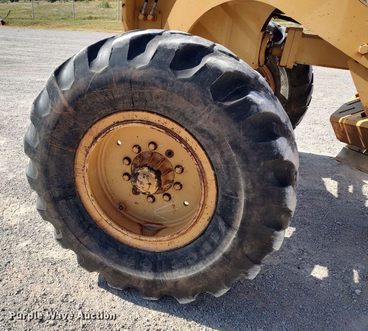 image for item LU9179 1993 Champion 720A  motor grader