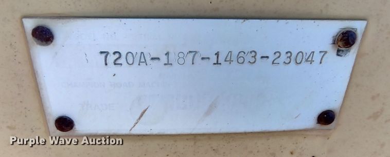 image for item LU9179 1993 Champion 720A  motor grader