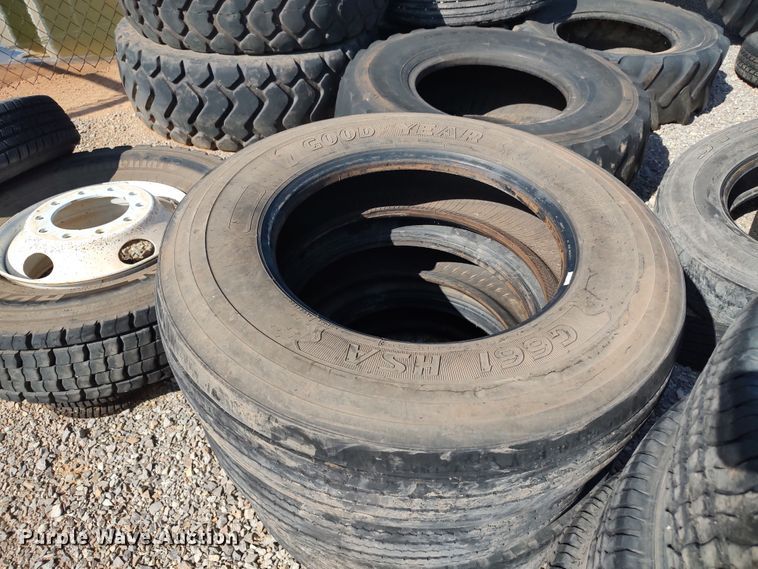 image for item LU9181 Tires and wheels