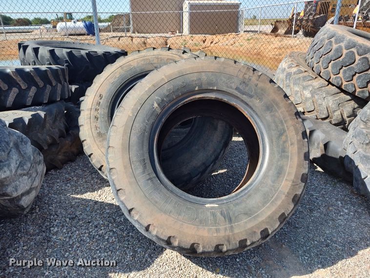 image for item LU9181 Tires and wheels