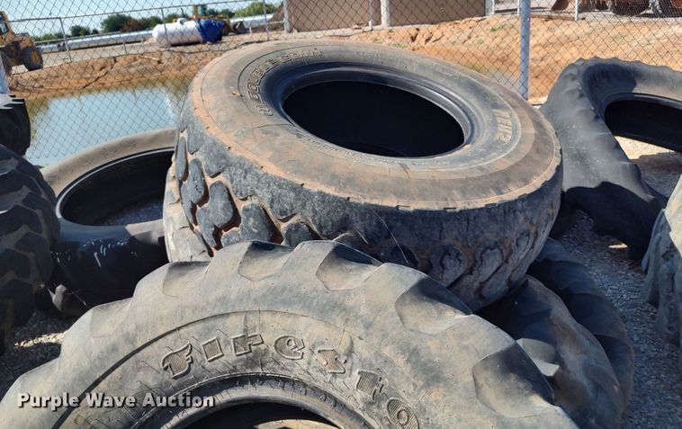 image for item LU9181 Tires and wheels