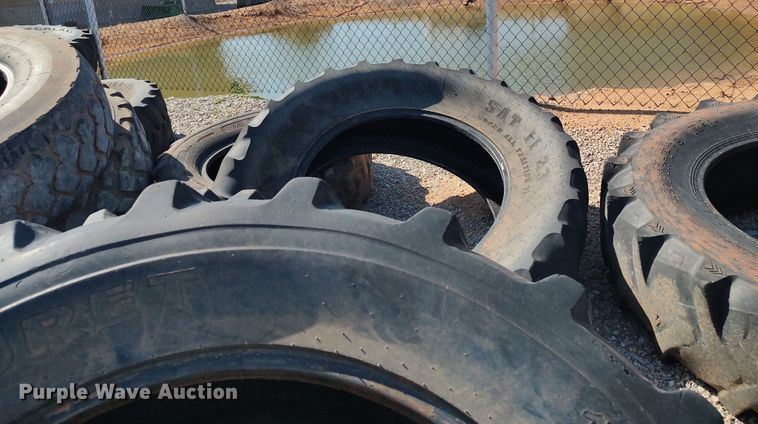 image for item LU9181 Tires and wheels