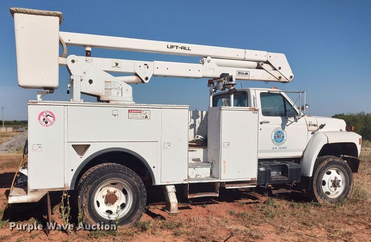 image for item LU9207 1994 Ford F700  bucket truck