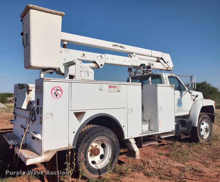 image for item LU9207 1994 Ford F700  bucket truck