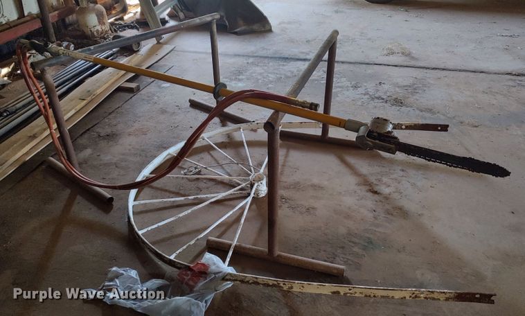 image for item LU9207 1994 Ford F700  bucket truck