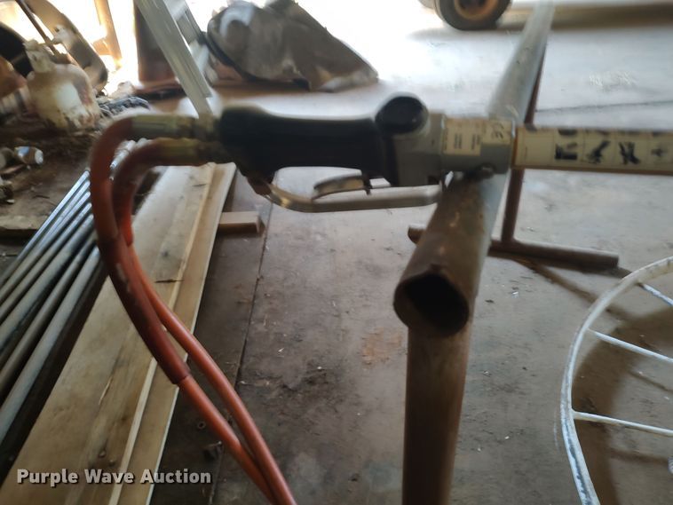 image for item LU9207 1994 Ford F700  bucket truck