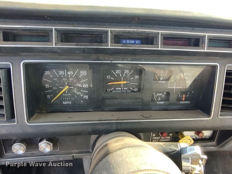 image for item LU9207 1994 Ford F700  bucket truck