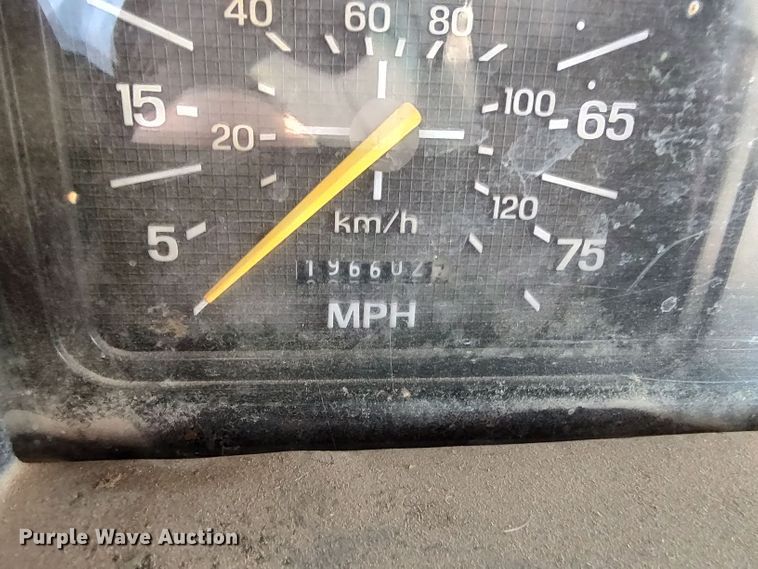 image for item LU9207 1994 Ford F700  bucket truck