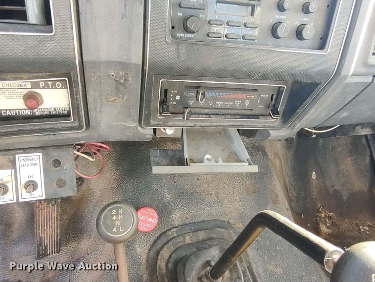 image for item LU9207 1994 Ford F700  bucket truck