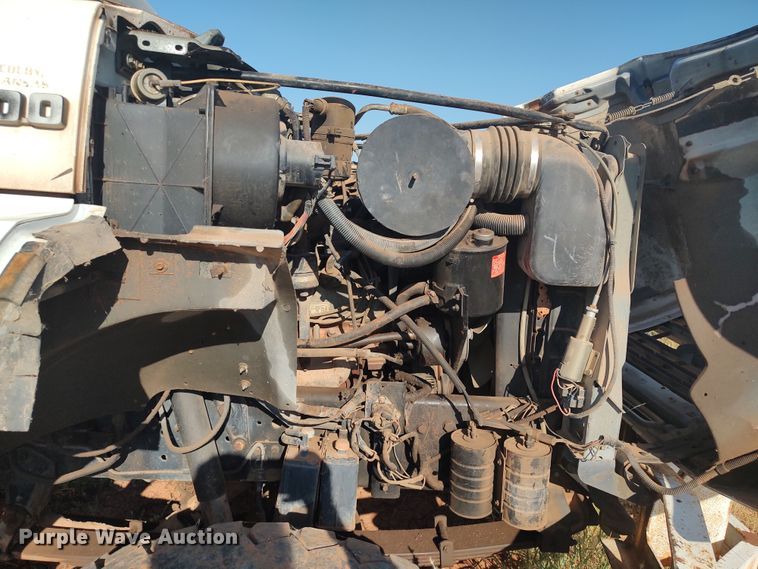 image for item LU9207 1994 Ford F700  bucket truck