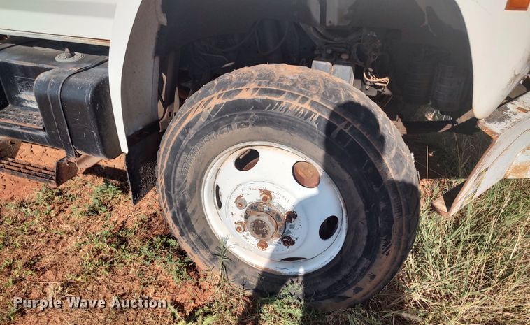 image for item LU9207 1994 Ford F700  bucket truck