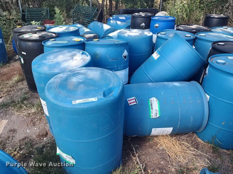 image for item LU9209 Approximately 35 plastic drums