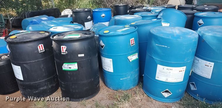 image for item LU9209 Approximately 35 plastic drums