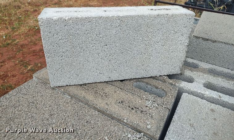 image for item LU9260 Approximately 120 concrete blocks