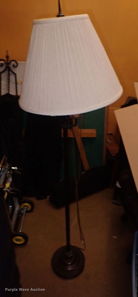 image for item LU9440 Office supplies and equipment