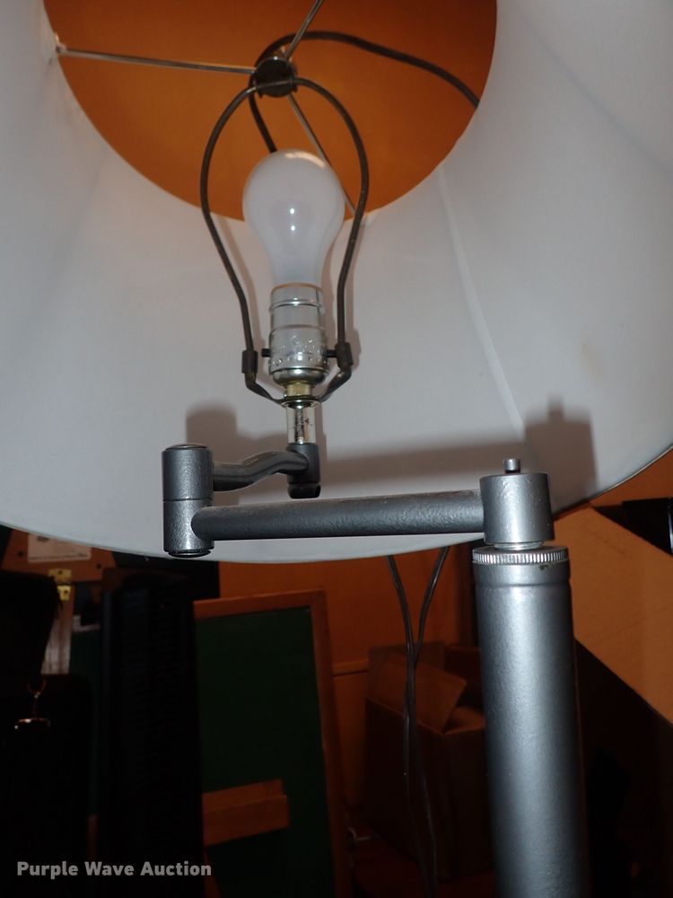 image for item LU9440 Office supplies and equipment