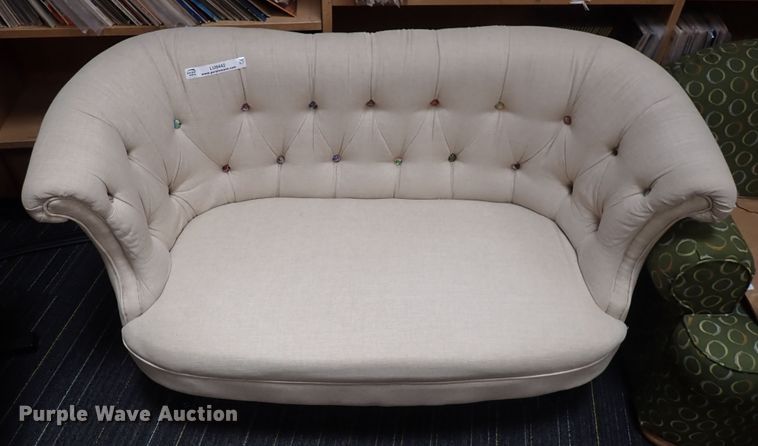 image for item LU9442 Loveseat