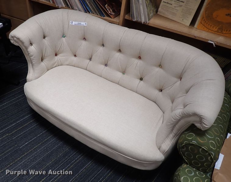 image for item LU9442 Loveseat