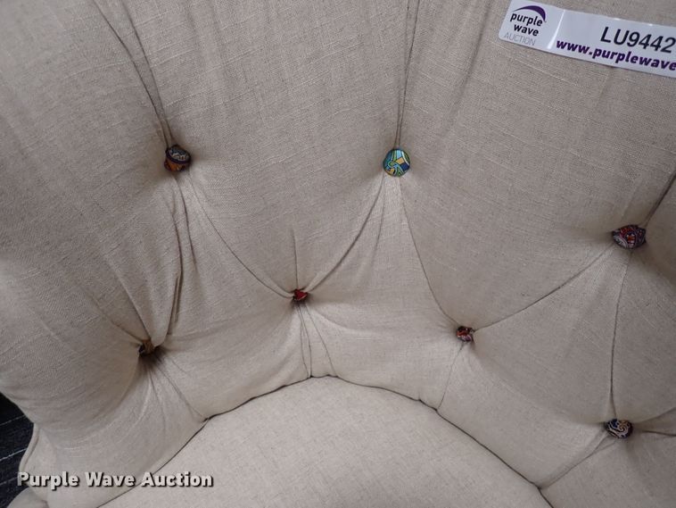 image for item LU9442 Loveseat